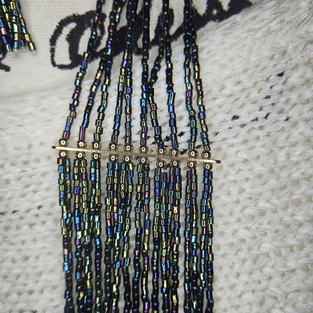 Elegant Multicolor Beaded Necklace - Picture 3 of 6
